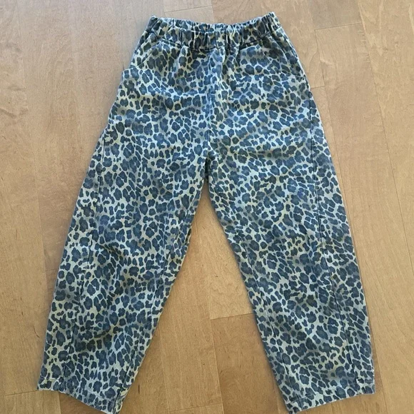 Le Bon Shoppe Leopard Print Wide-Leg cropped Pants - Picture 2 of 5